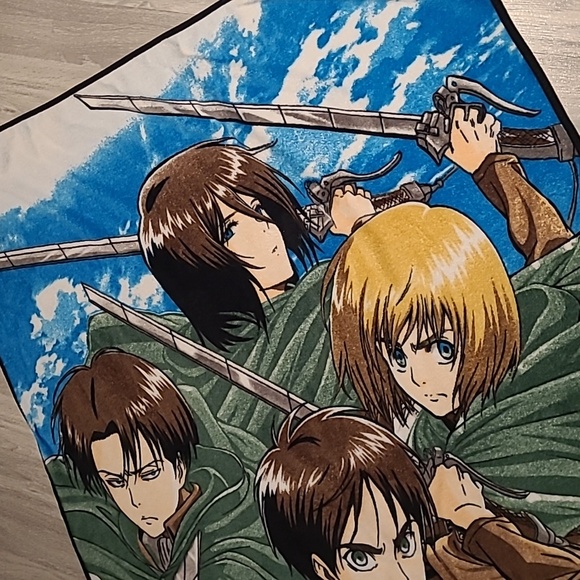Attack On Titan Plush Blanket - Picture 4 of 5